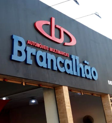 BigLux-Santos-site-fachadas_0001_LETRAS DE PVC - BRANCALHÃO